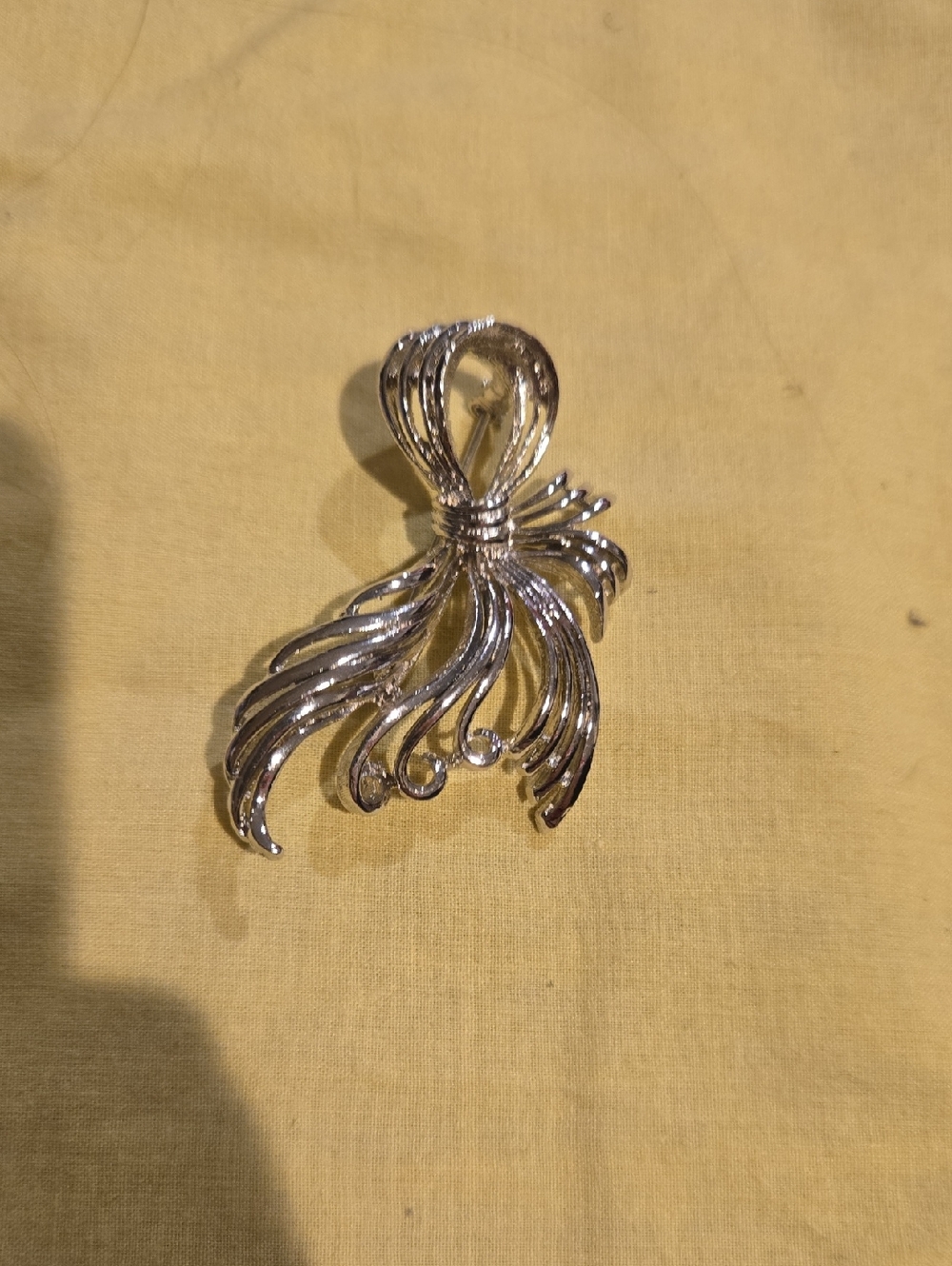 Vintage Silver Ribbon Broach